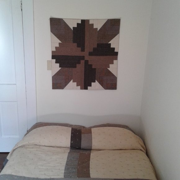 Hand Crafted Reversable Wool Blend & Flannel Farm House, Queen size, Quilt - Picture 3 of 16